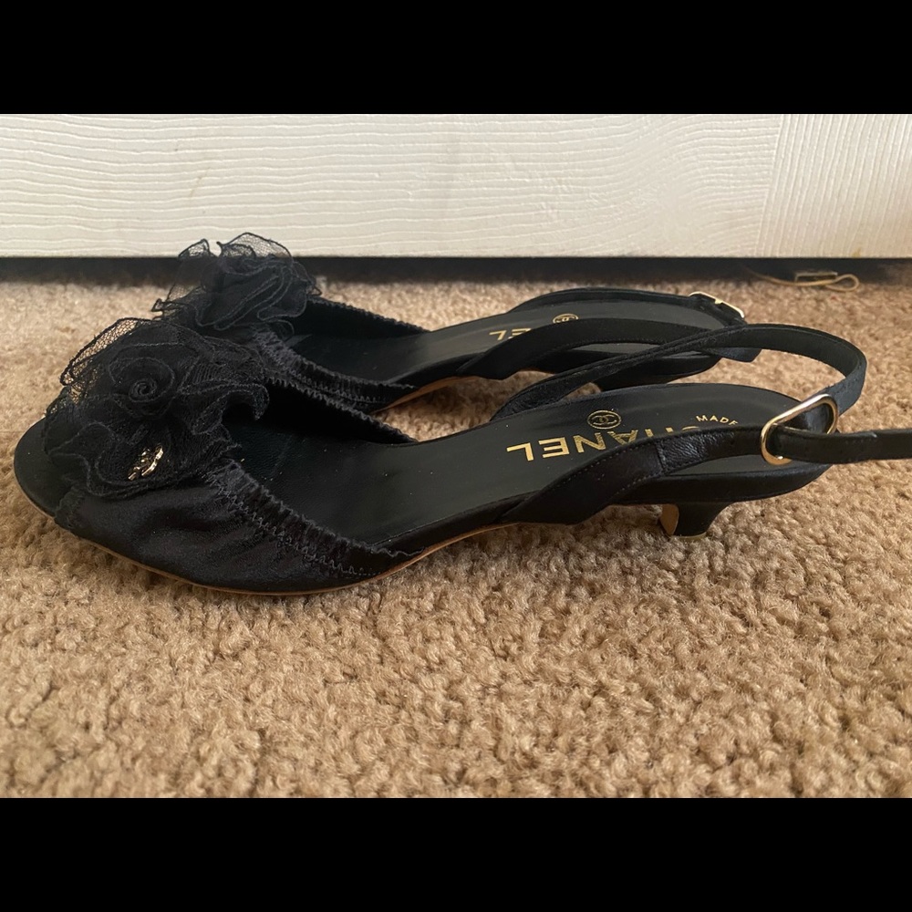 Chanel Black Satin Camelia Kitten - Picture 3 of 7